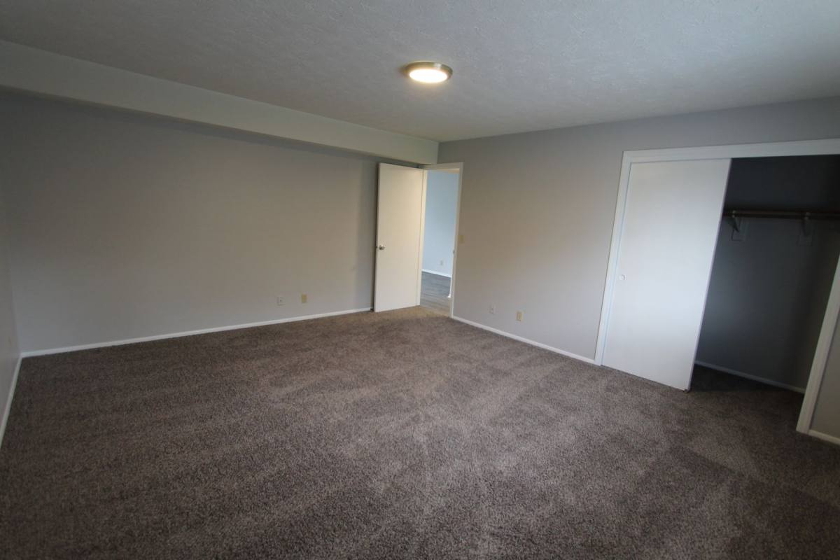 Apartment for rent at 4921 Copper Creek Rd, Omaha, NE 68157
