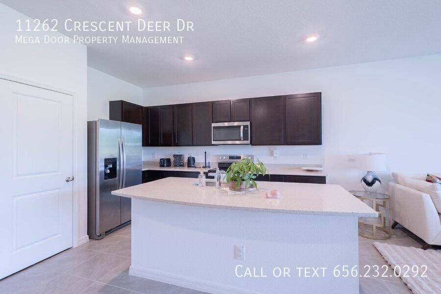 Townhouse for rent at 11262 Crescent Deer Dr, Land O Lakes, FL 34638