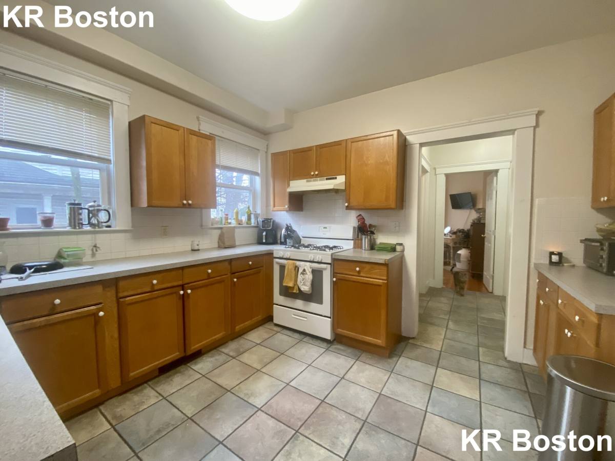 House for rent at 140 Brooks St #1, Brighton, MA 02135