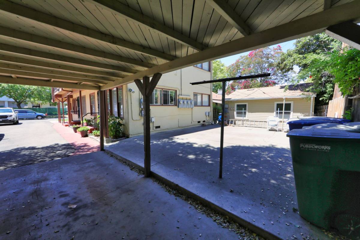 Apartment for rent at 4225 V St, Sacramento, CA 95817
