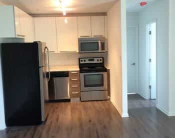 Apartment for rent at 925 W Carmen Ave #3A, Chicago, IL 60640