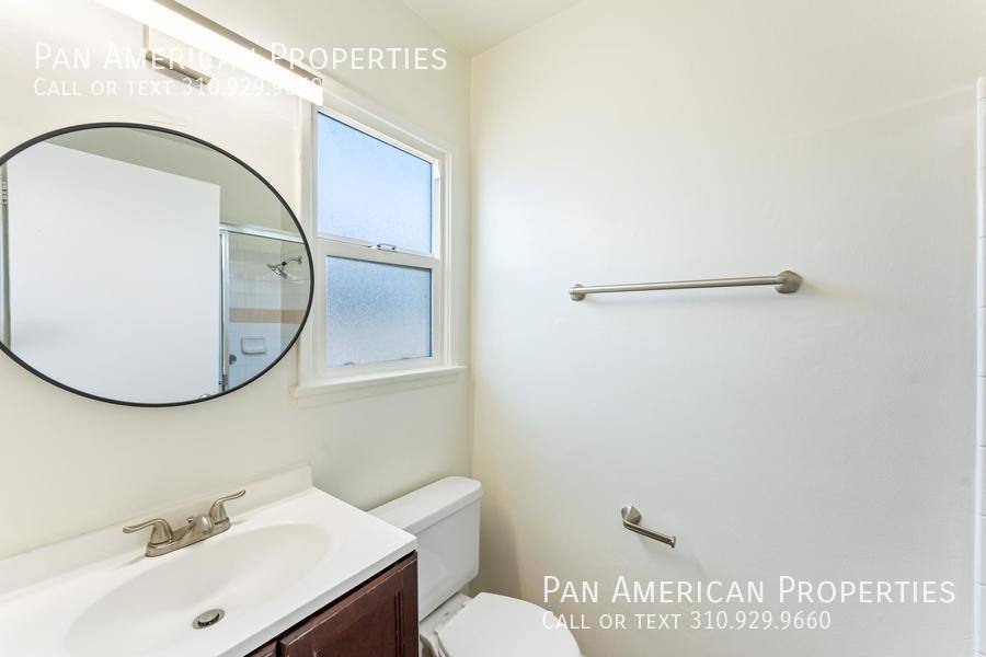 Apartment for rent at 440 Orange Ave #1, Long Beach, CA 90802