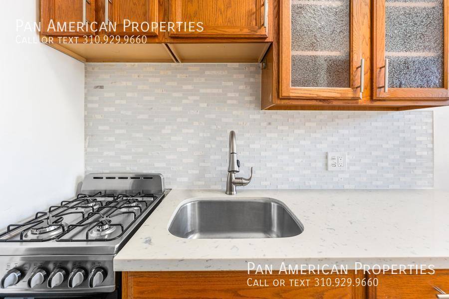 Apartment for rent at 440 Orange Ave #1, Long Beach, CA 90802