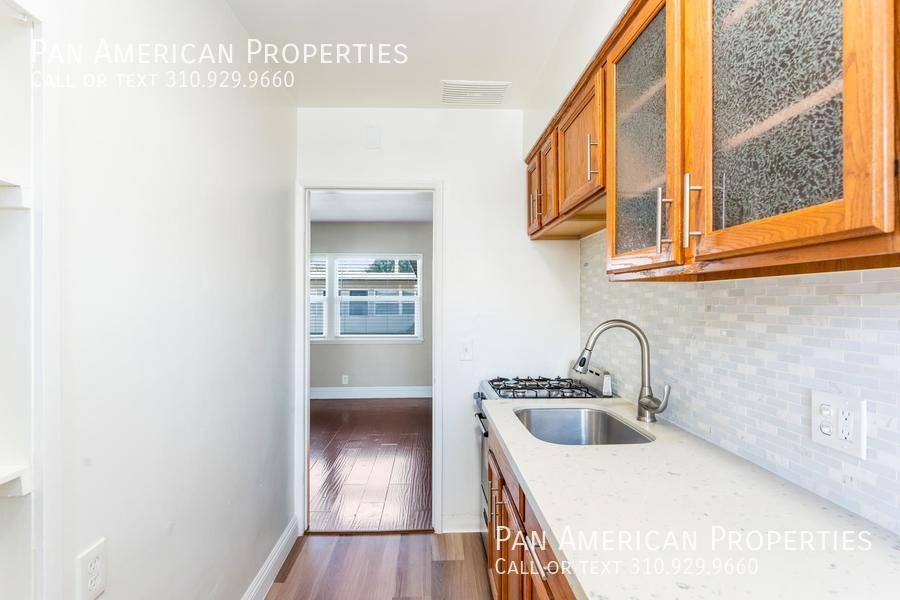 Apartment for rent at 440 Orange Ave #1, Long Beach, CA 90802