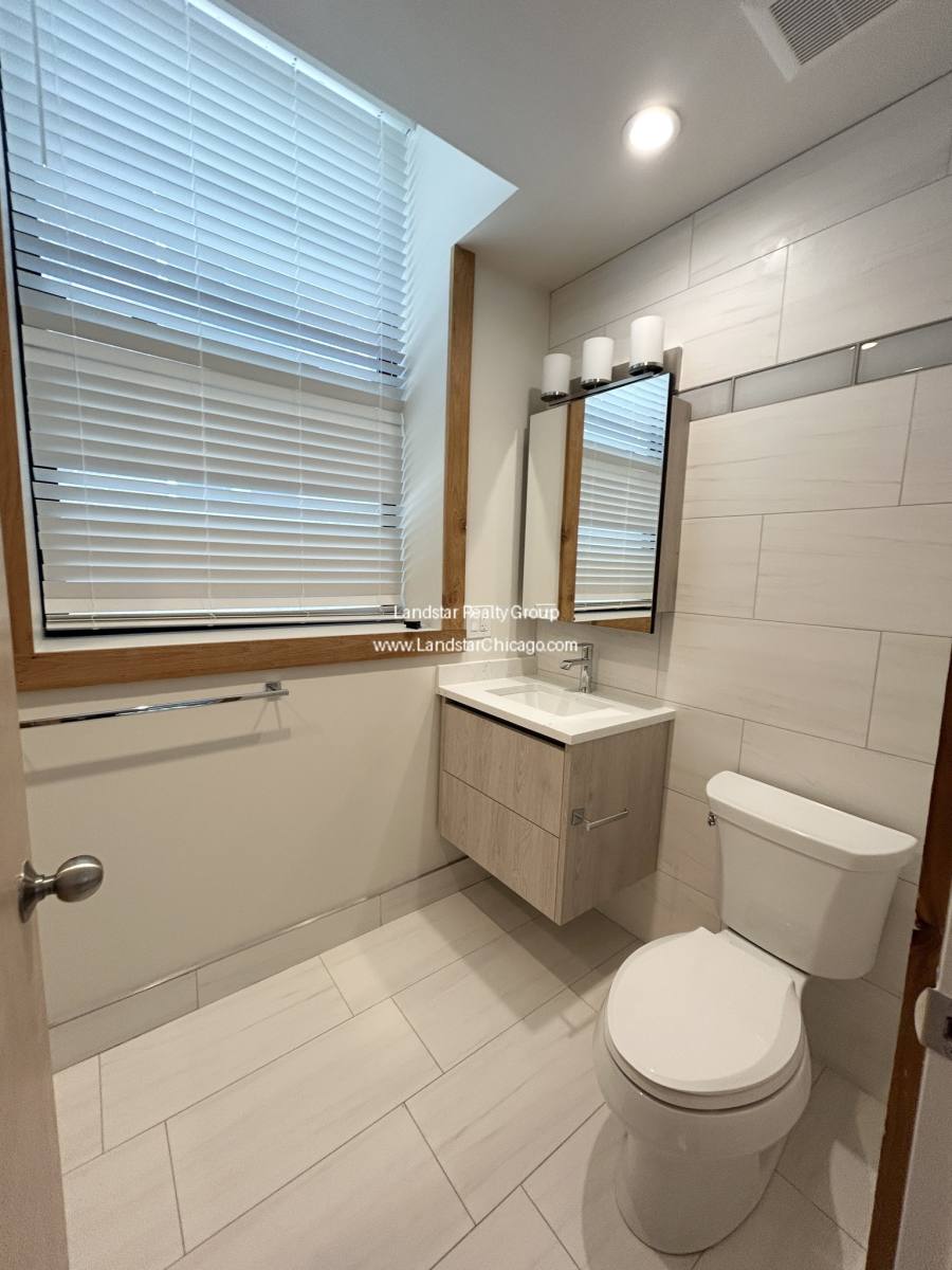 Apartment for rent at 4611 S Ellis Ave, Chicago, IL 60653