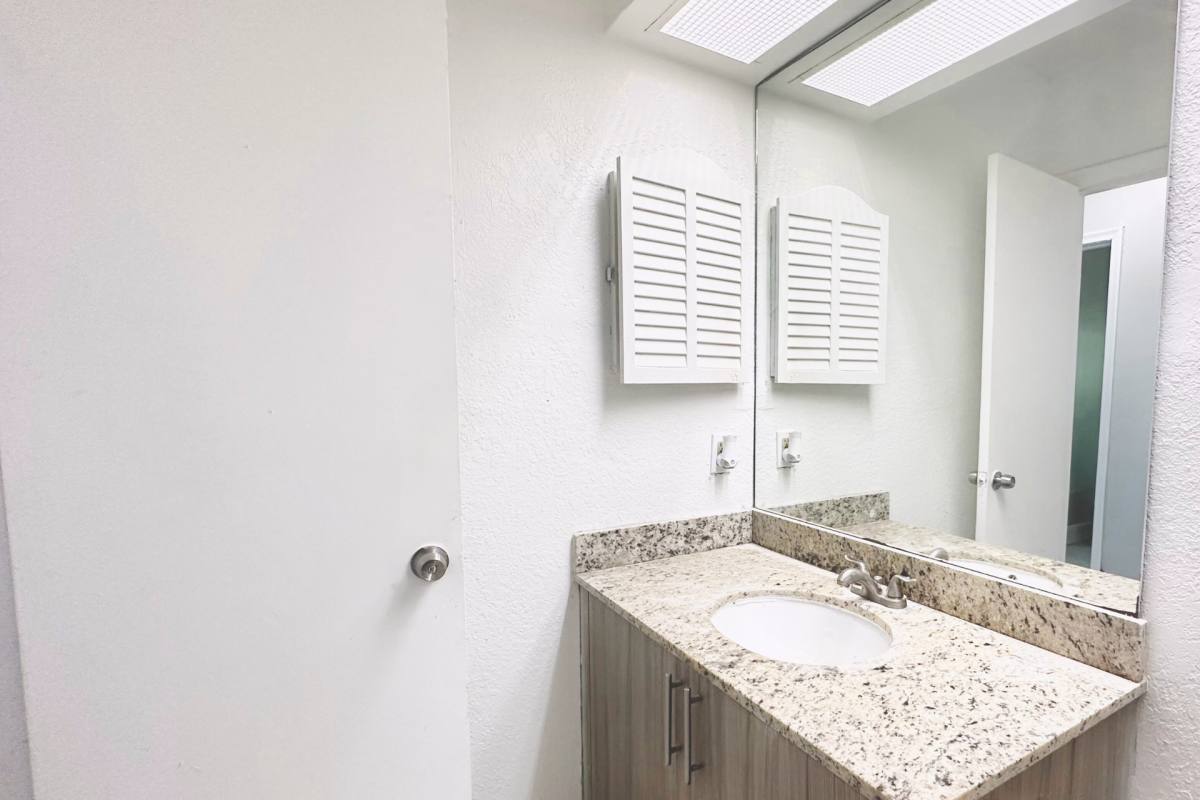 Apartment for rent at 999 W Prospect Rd, Fort Lauderdale, FL 33309