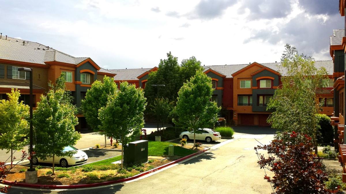 Apartment for rent at 2001 Club Center Dr, Sacramento, CA 95835