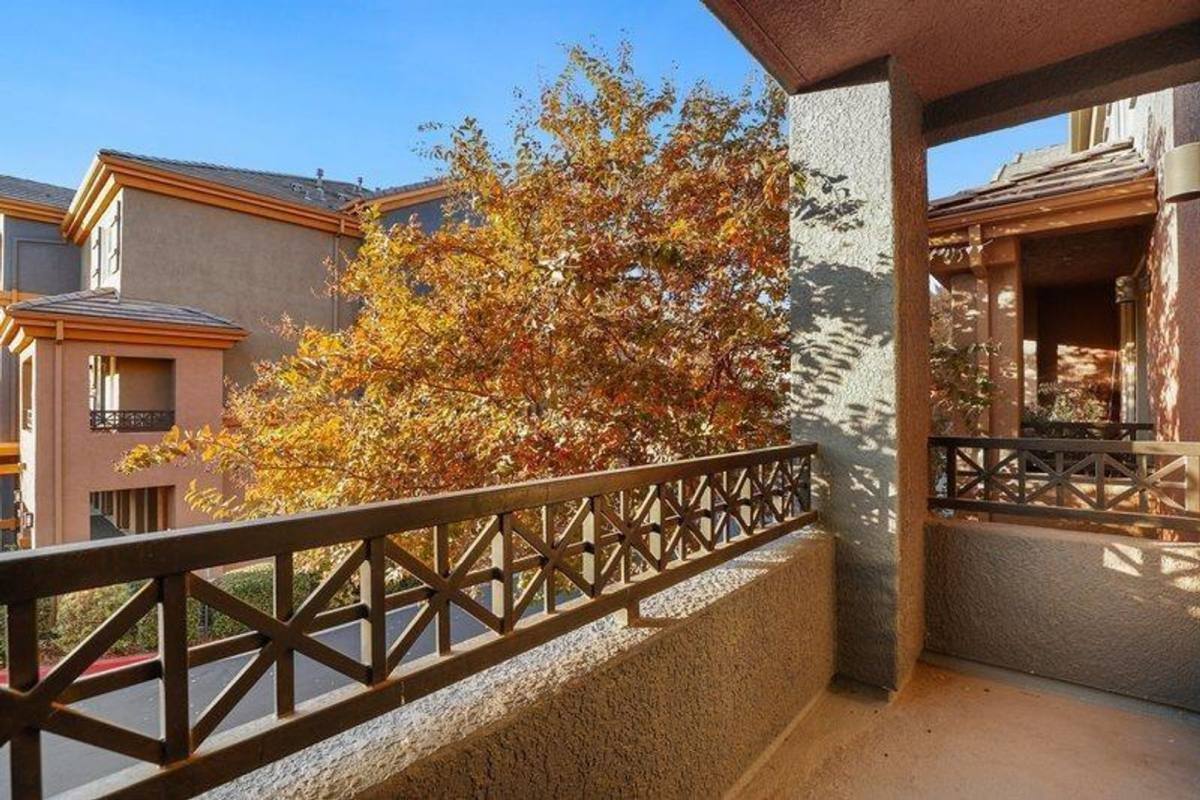Apartment for rent at 2001 Club Center Dr, Sacramento, CA 95835