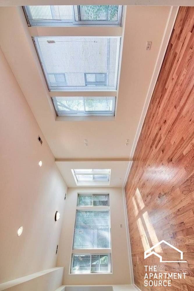 Apartment for rent at 3354 W Wilson Ave #1S, Chicago, IL 60625