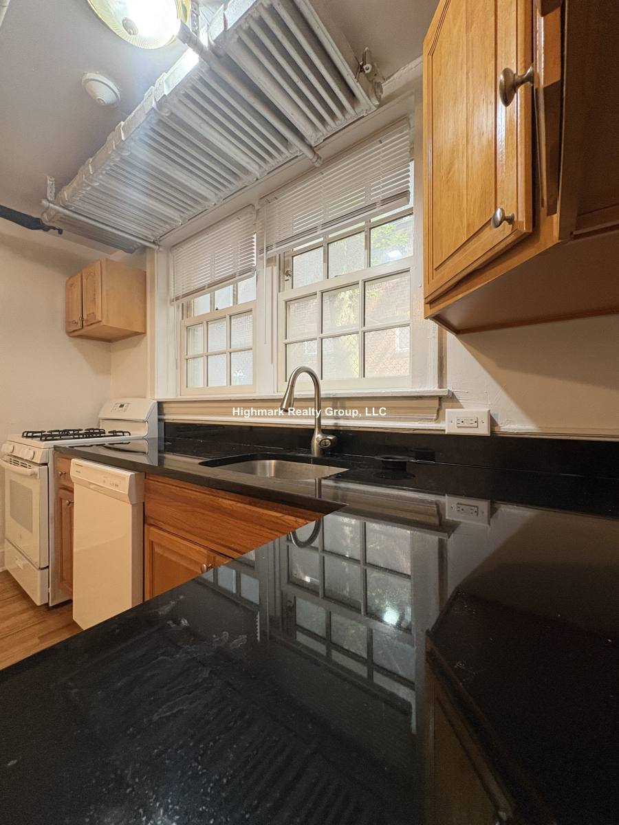 Apartment for rent at 1454 Oak Ave, Evanston, IL 60201