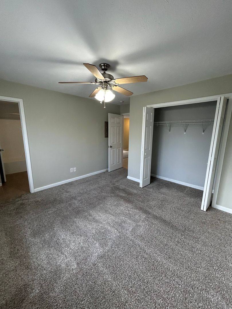Apartment for rent at 1102 Ravina Dr, Chatham, IL 62629
