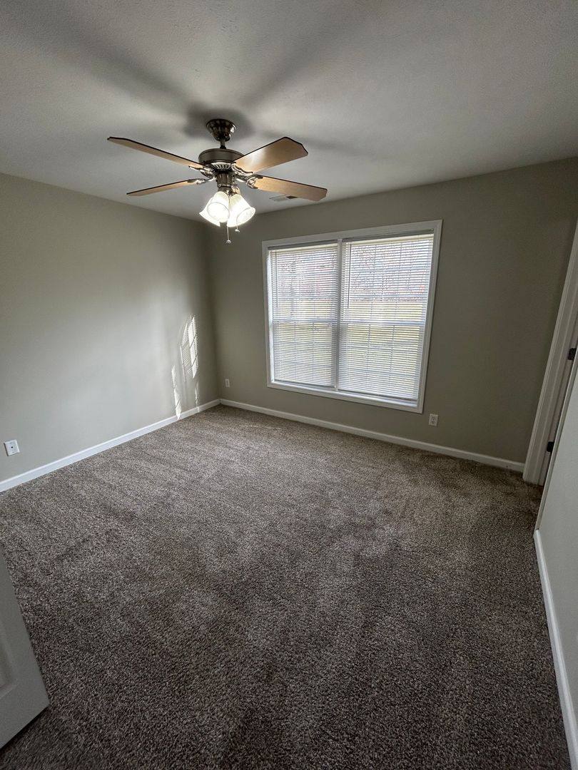 Apartment for rent at 1102 Ravina Dr, Chatham, IL 62629