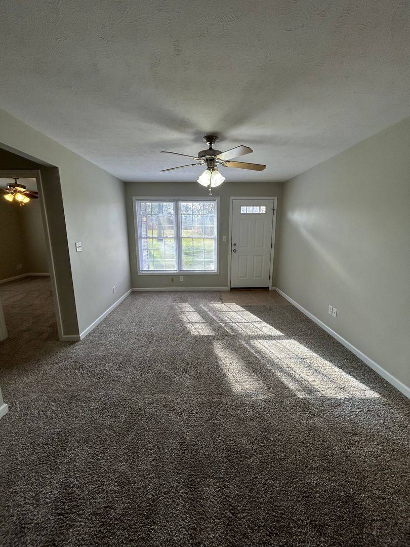 Apartment for rent at 1102 Ravina Dr, Chatham, IL 62629