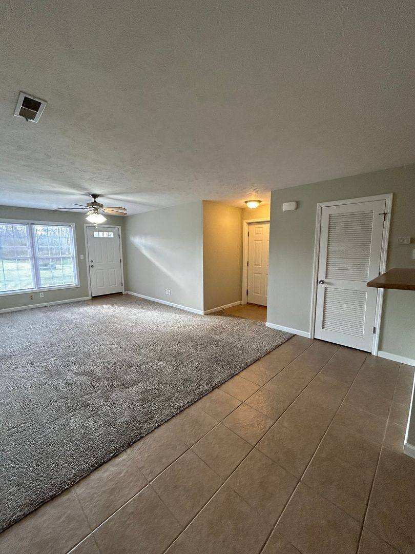 Apartment for rent at 1102 Ravina Dr, Chatham, IL 62629