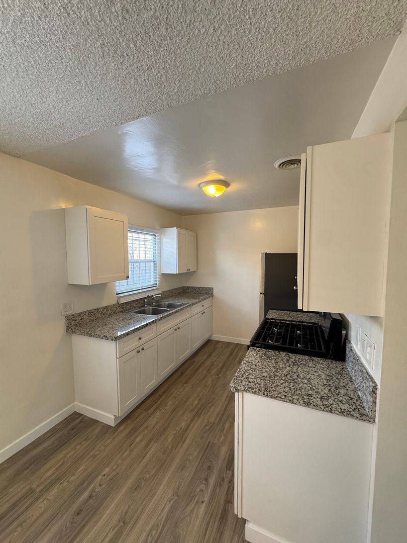 Apartment for rent at 1134 Raymond Ave, Long Beach, CA 90804