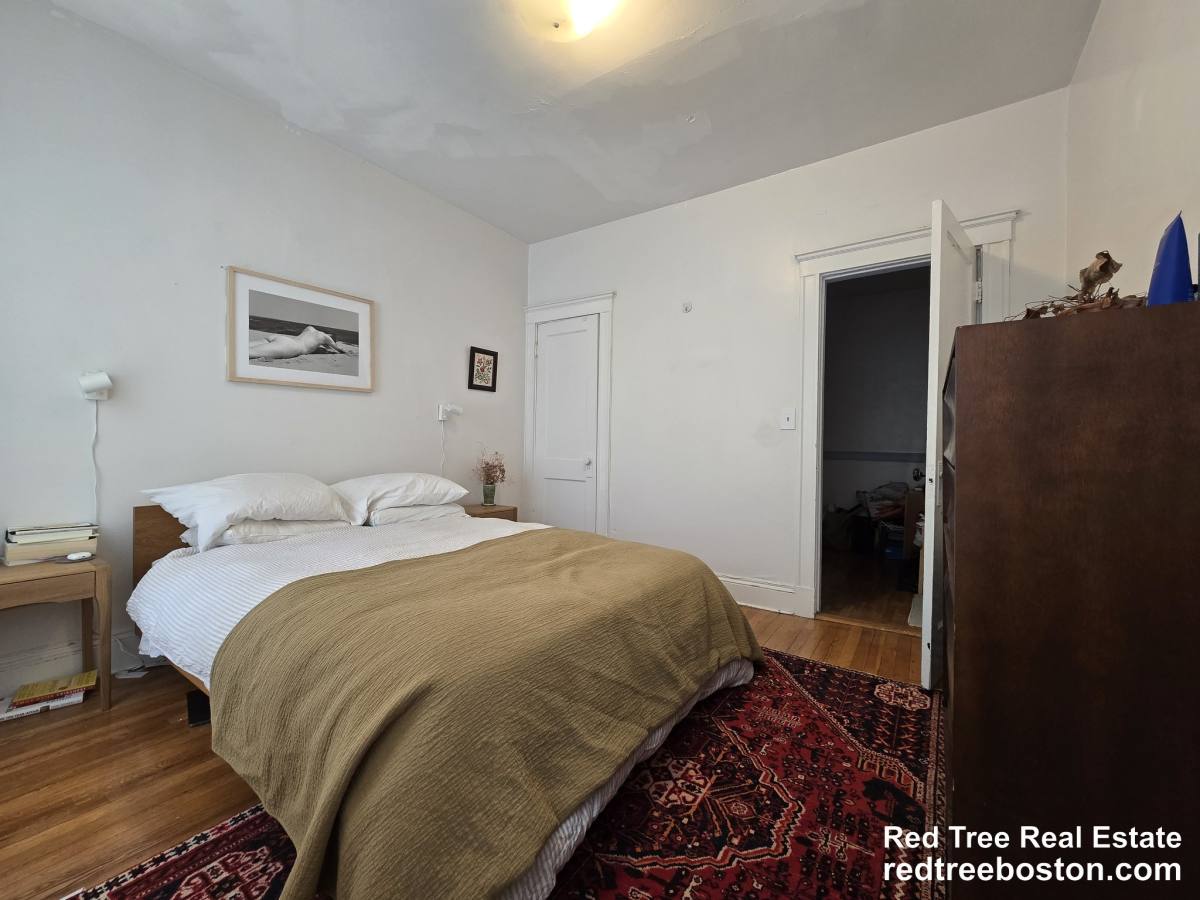 Apartment for rent at 1560 Commonwealth Ave #8, Brighton, MA 02135