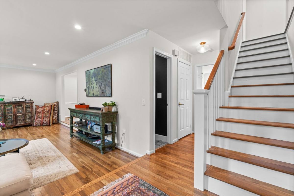 House for rent at 6309 Avalon Dr, Bethesda, MD 20816