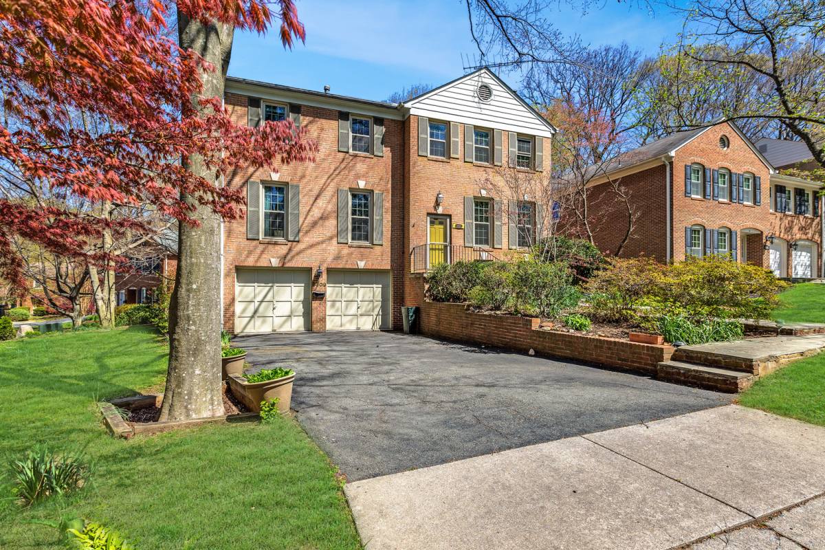 House for rent at 6309 Avalon Dr, Bethesda, MD 20816