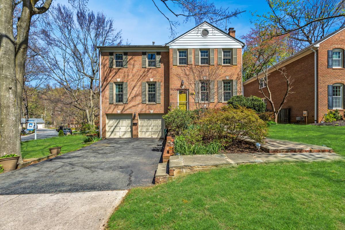 House for rent at 6309 Avalon Dr, Bethesda, MD 20816