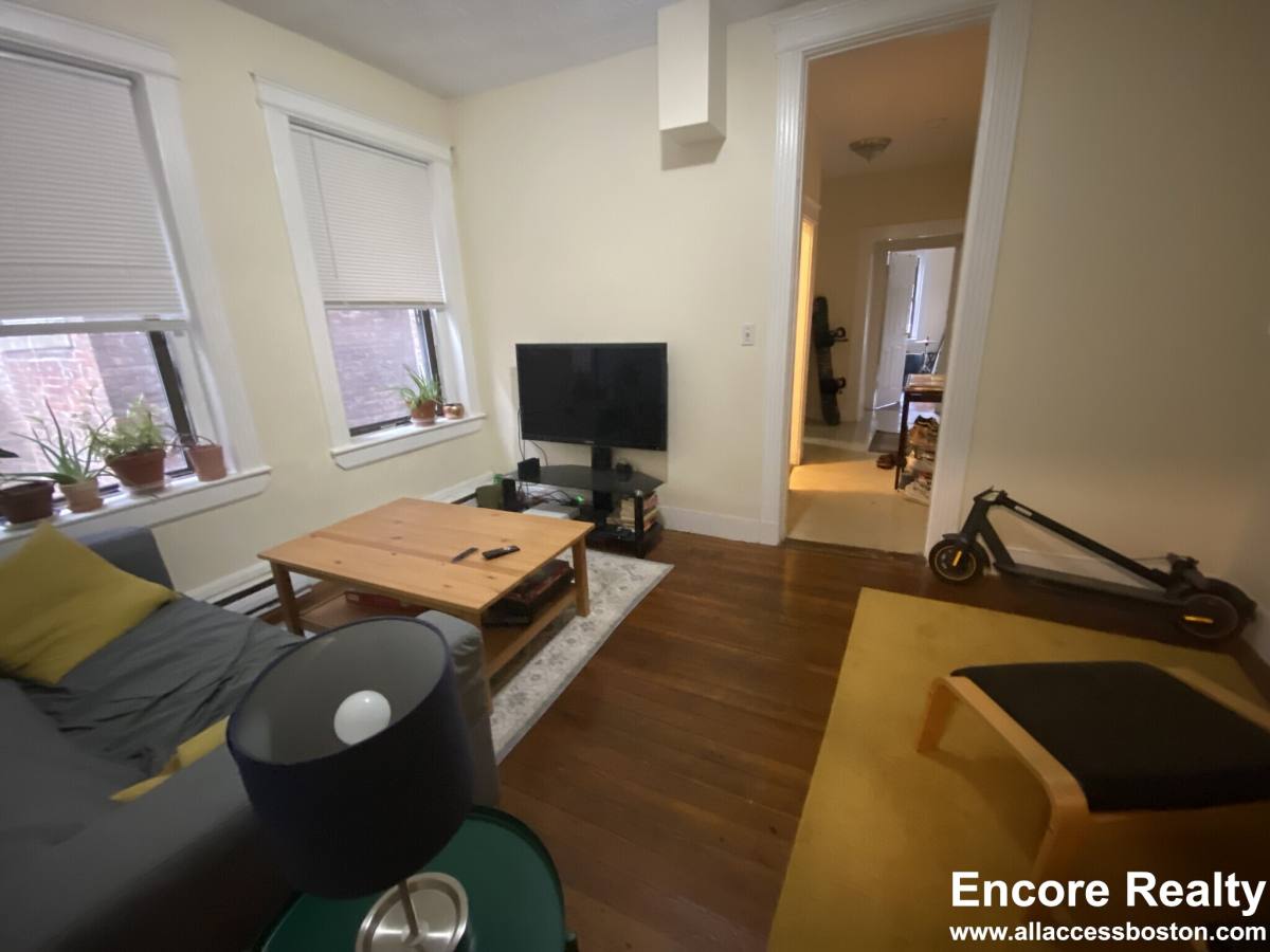 Apartment for rent at 887 Huntington Ave #2, Boston, MA 02115