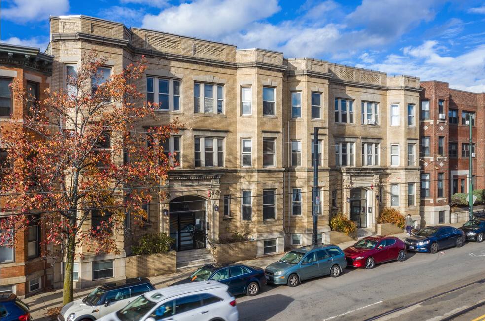 Apartment for rent at 887 Huntington Ave #2, Boston, MA 02115
