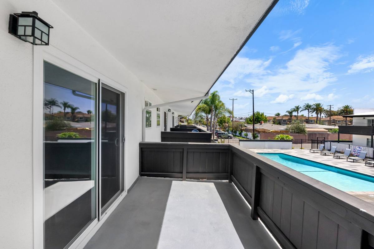 Apartment for rent at 1959-1961 Maple Ave, Costa Mesa, CA 92627