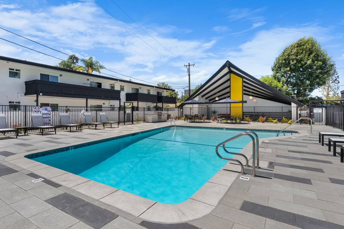Apartment for rent at 1959-1961 Maple Ave, Costa Mesa, CA 92627