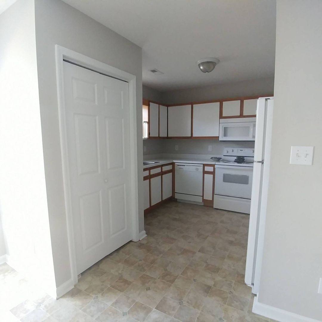 Townhouse for rent at 87 Century Court, Swansboro, NC 28584