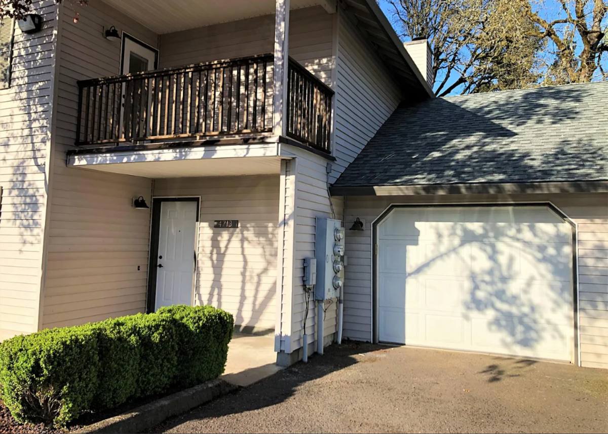 Townhouse for rent at 4713 SE Ina Ave, Portland, OR 97222