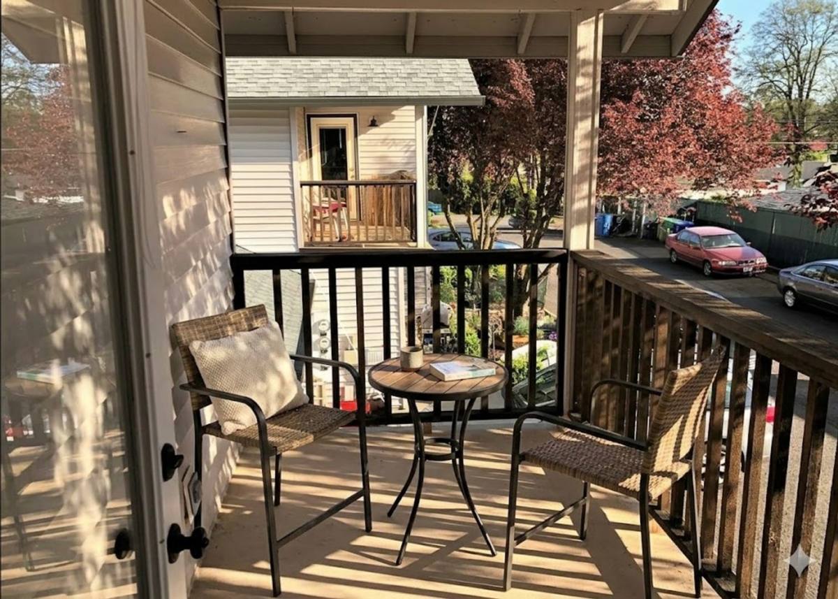 Townhouse for rent at 4713 SE Ina Ave, Portland, OR 97222
