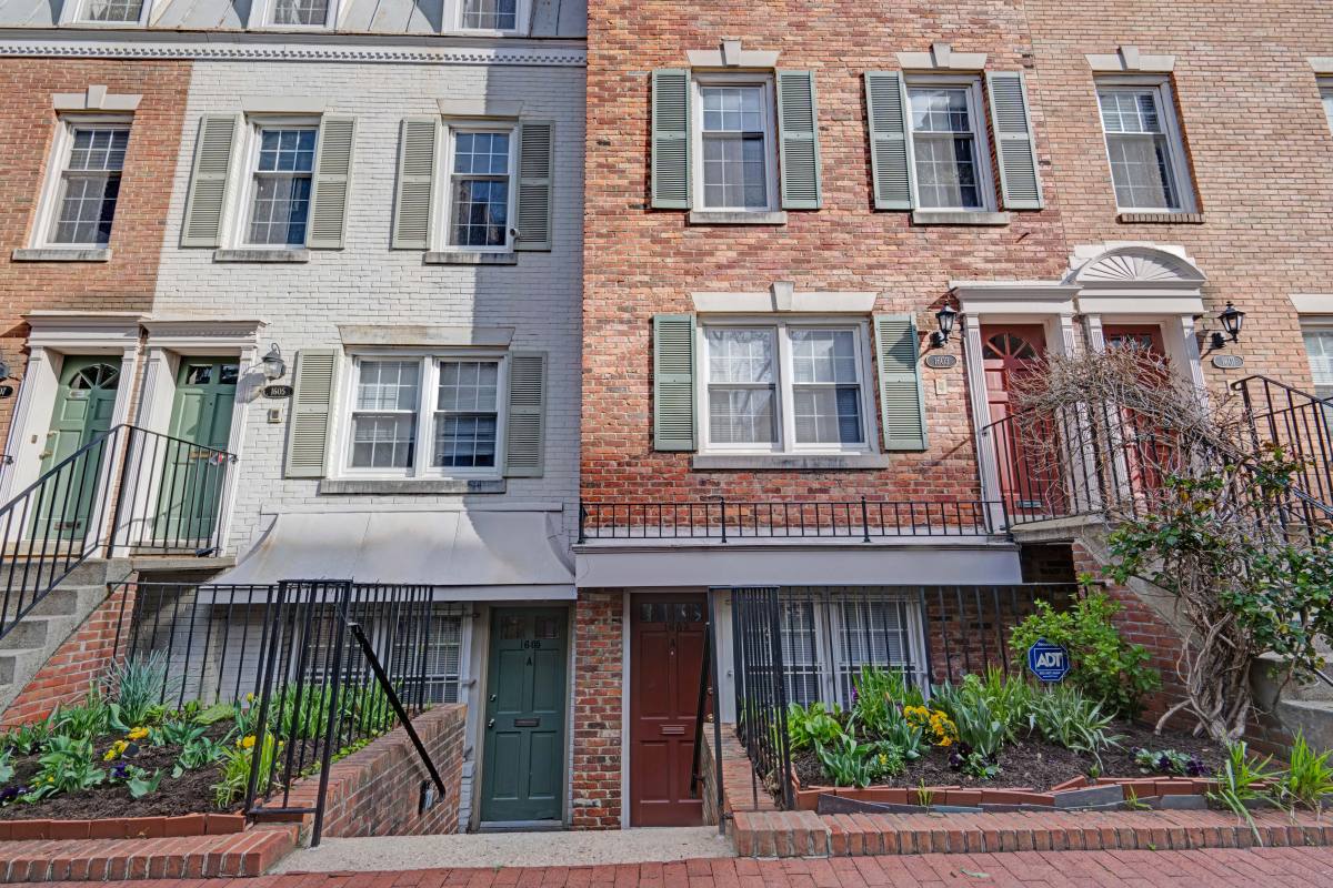 Apartment for rent at 1603 Corcoran St NW #A, Washington, DC 20009