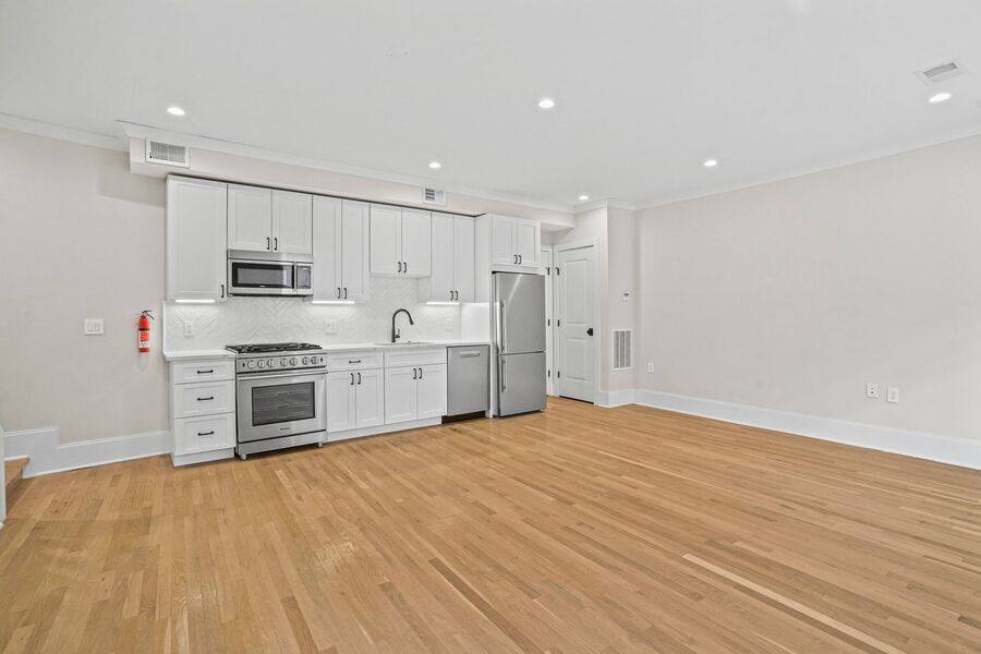 Condo for rent at 1314 Vermont Ave NW #7, Washington, DC 20005