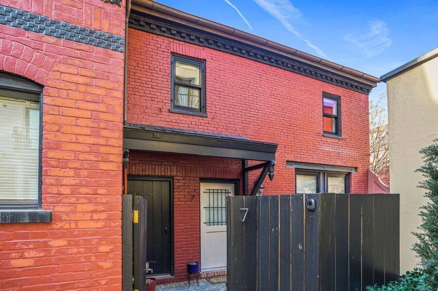 Condo for rent at 1314 Vermont Ave NW #7, Washington, DC 20005