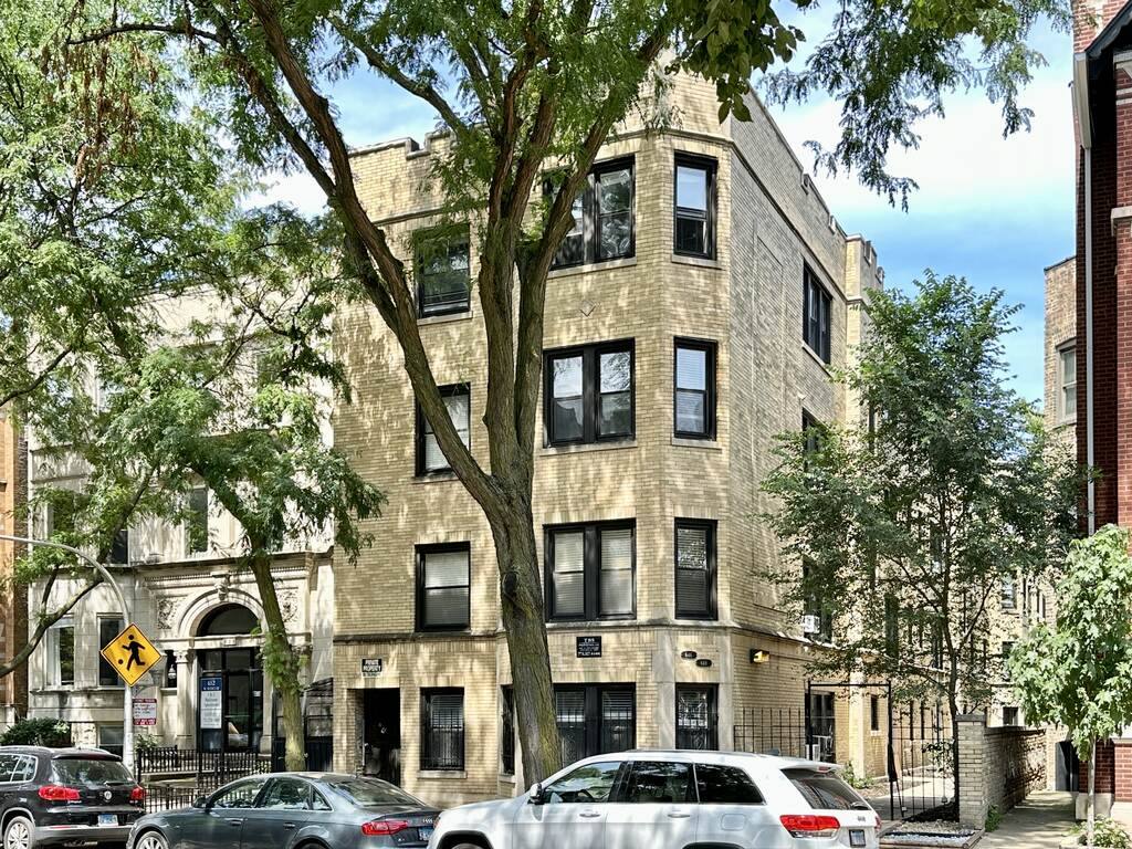 Apartment for rent at 646 Roscoe #N5, Chicago, IL 60657
