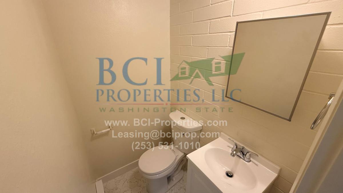 Townhouse for rent at 8624 Pacific Ave, Tacoma, WA 98444