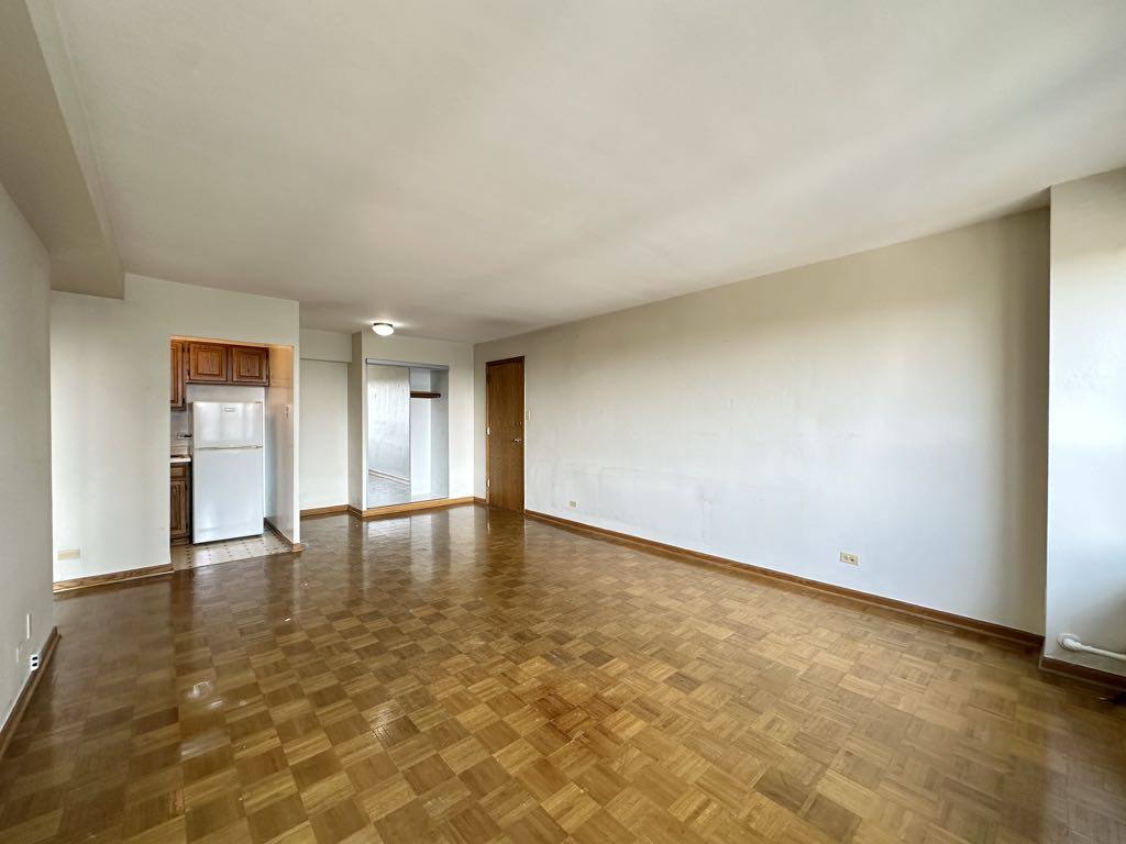 Apartment for rent at 4180 Marine Dr #D809, Chicago, IL 60613