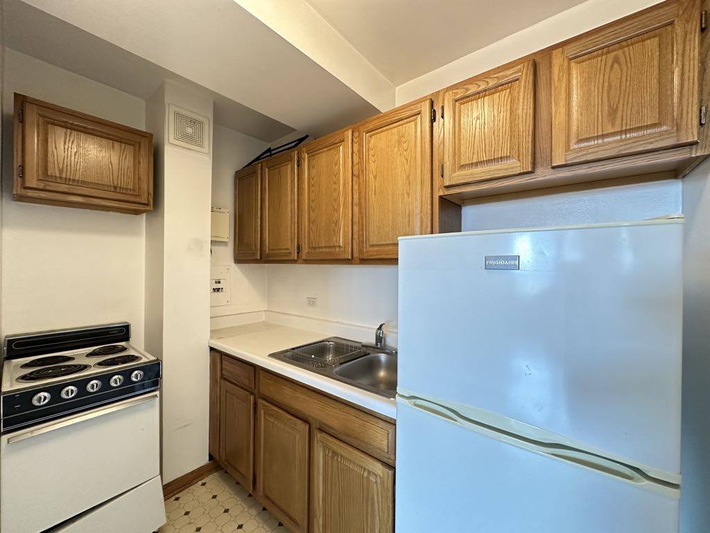 Apartment for rent at 4180 Marine Dr #D809, Chicago, IL 60613