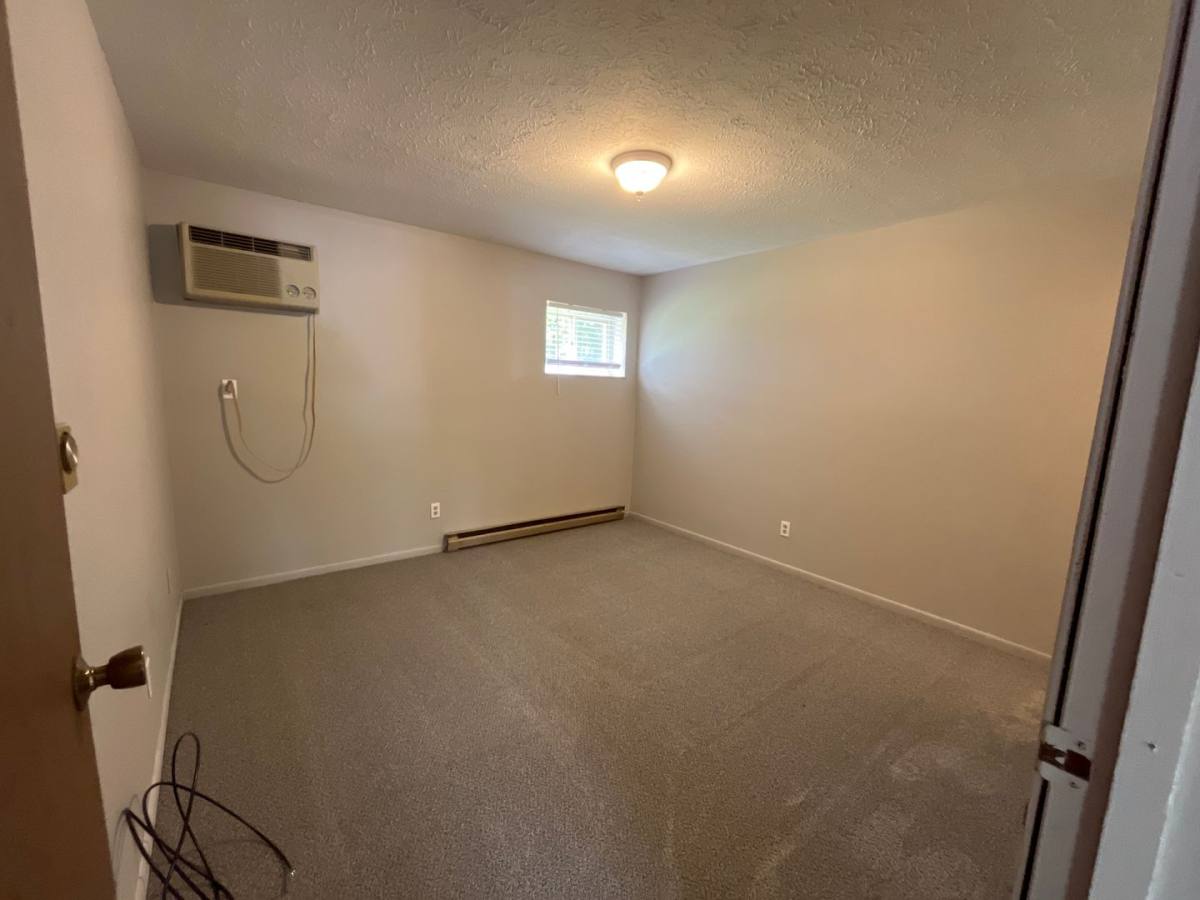 Apartment for rent at 512 9th Ave, Parkersburg, WV 26101