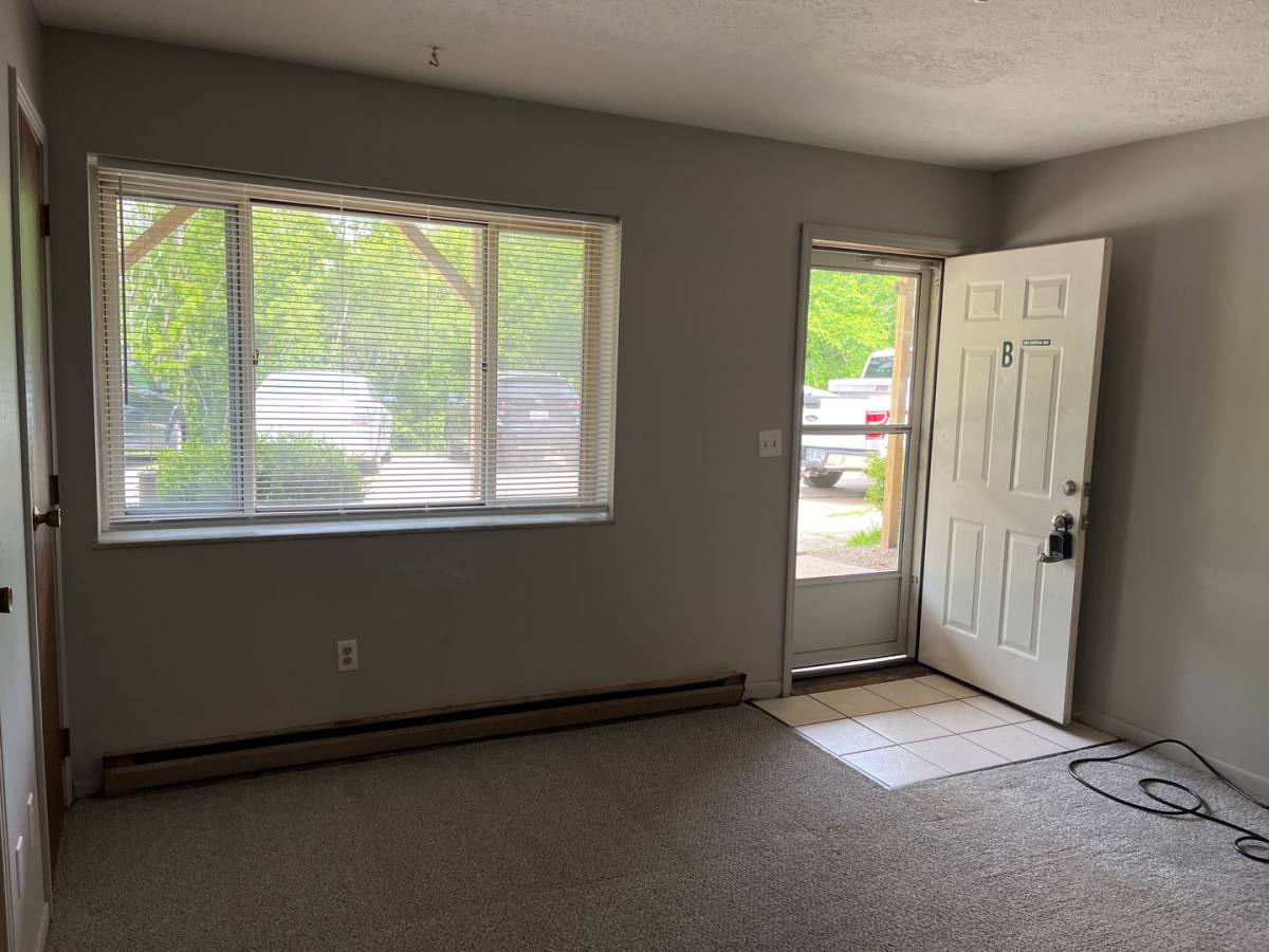Apartment for rent at 512 9th Ave, Parkersburg, WV 26101