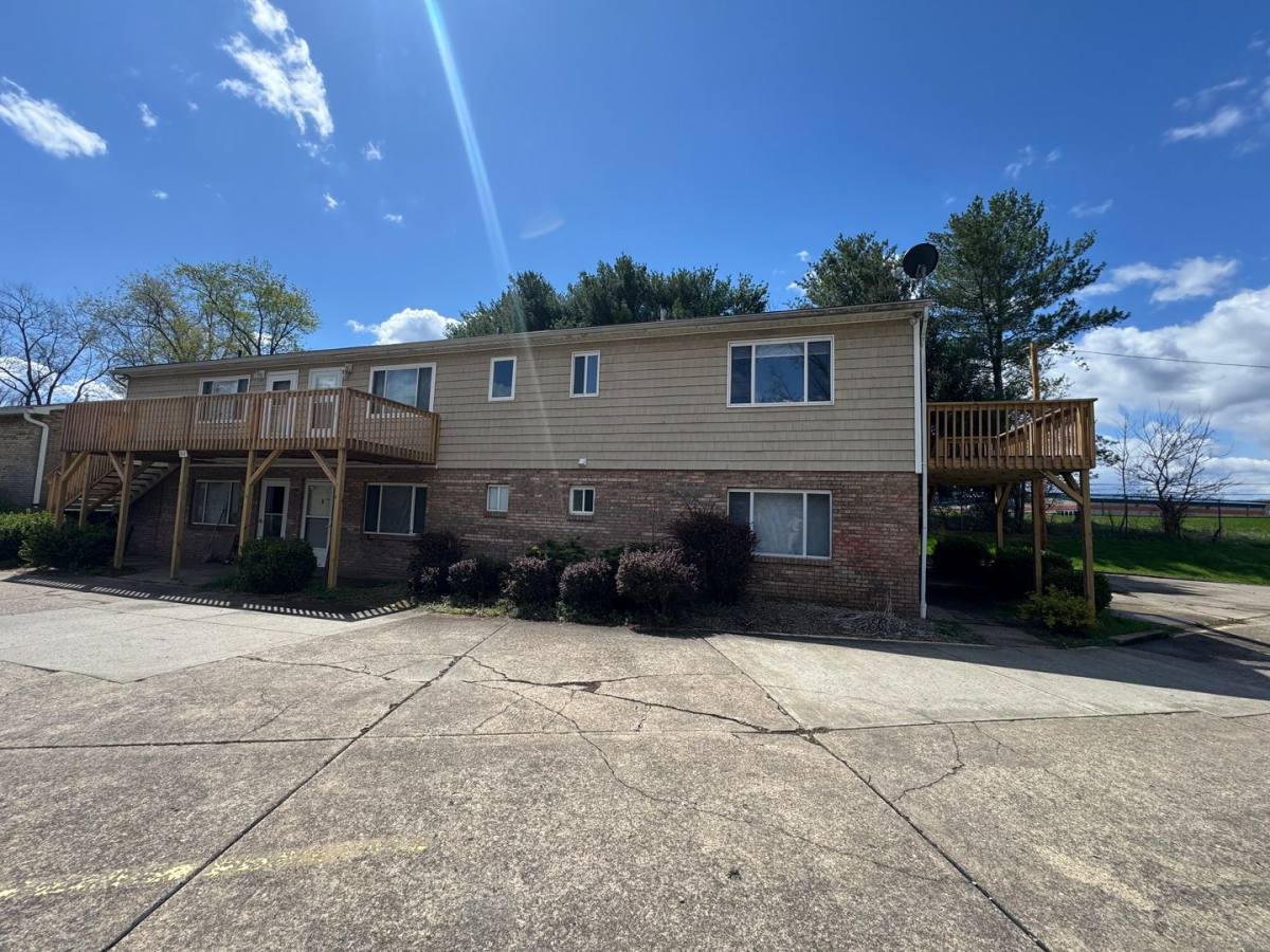 Apartment for rent at 512 9th Ave, Parkersburg, WV 26101