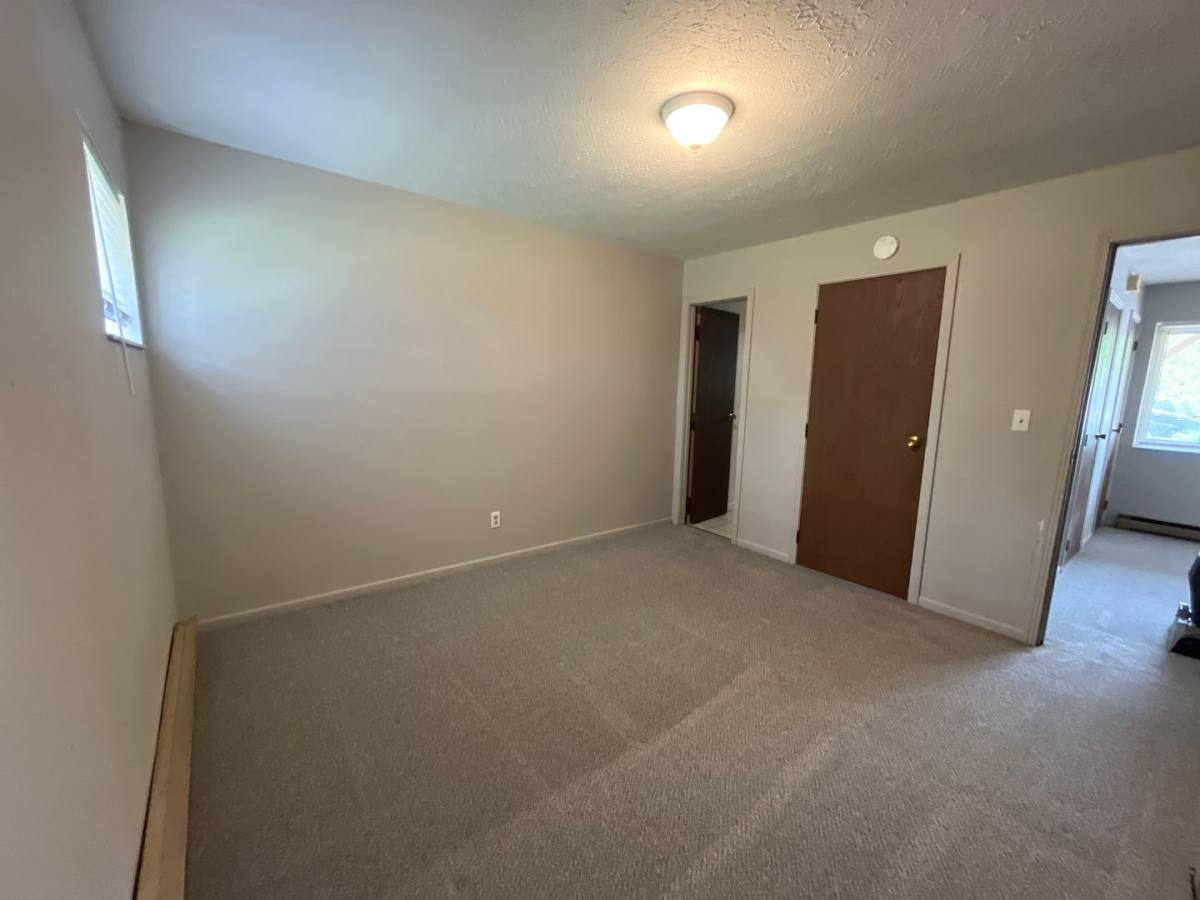 Apartment for rent at 512 9th Ave, Parkersburg, WV 26101