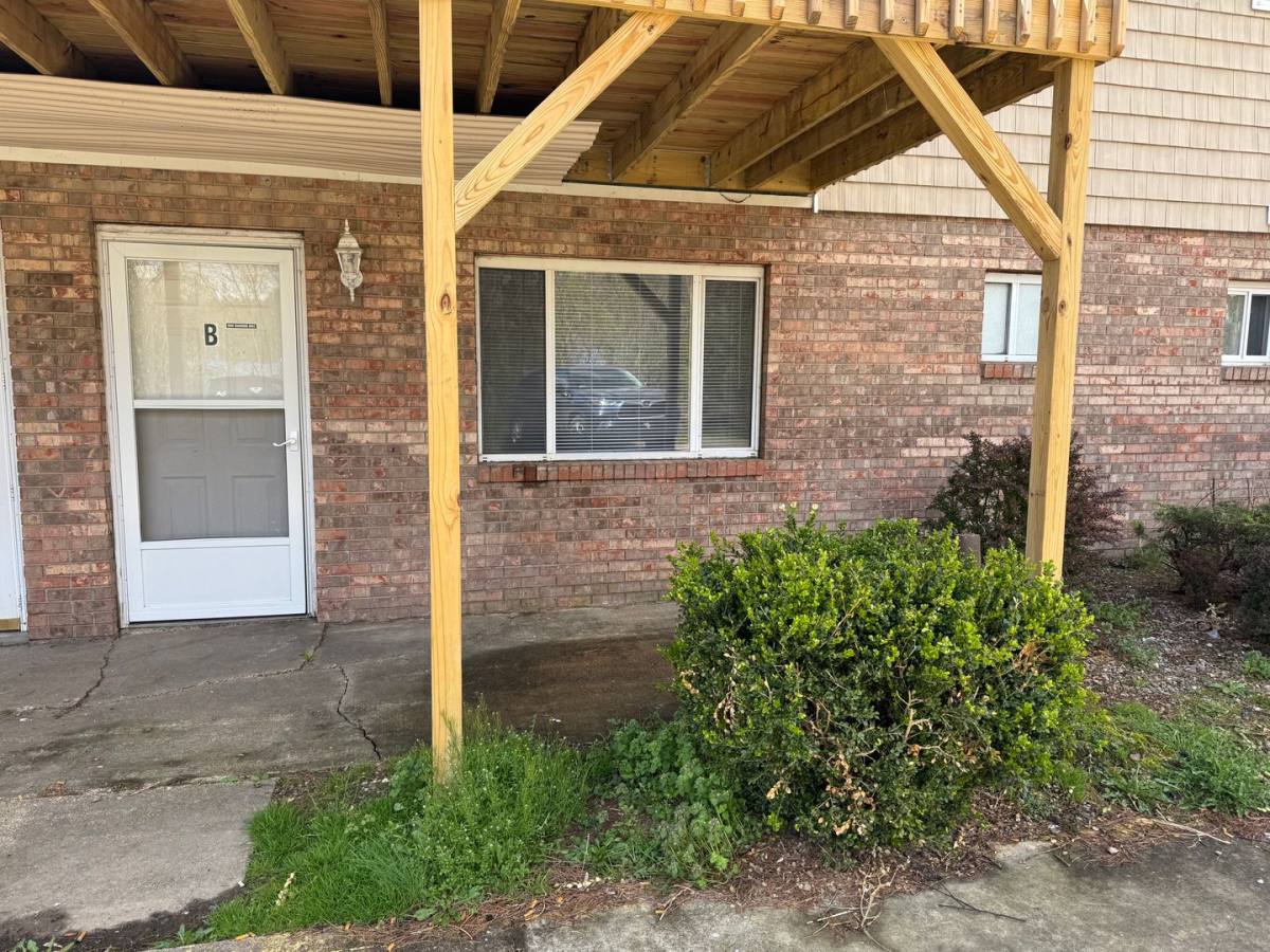 Apartment for rent at 512 9th Ave, Parkersburg, WV 26101