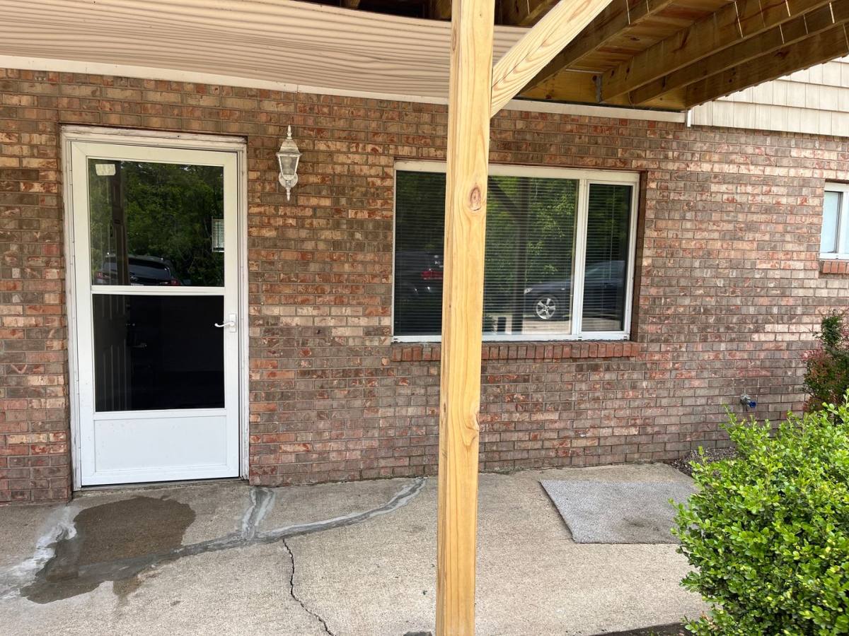 Apartment for rent at 512 9th Ave, Parkersburg, WV 26101