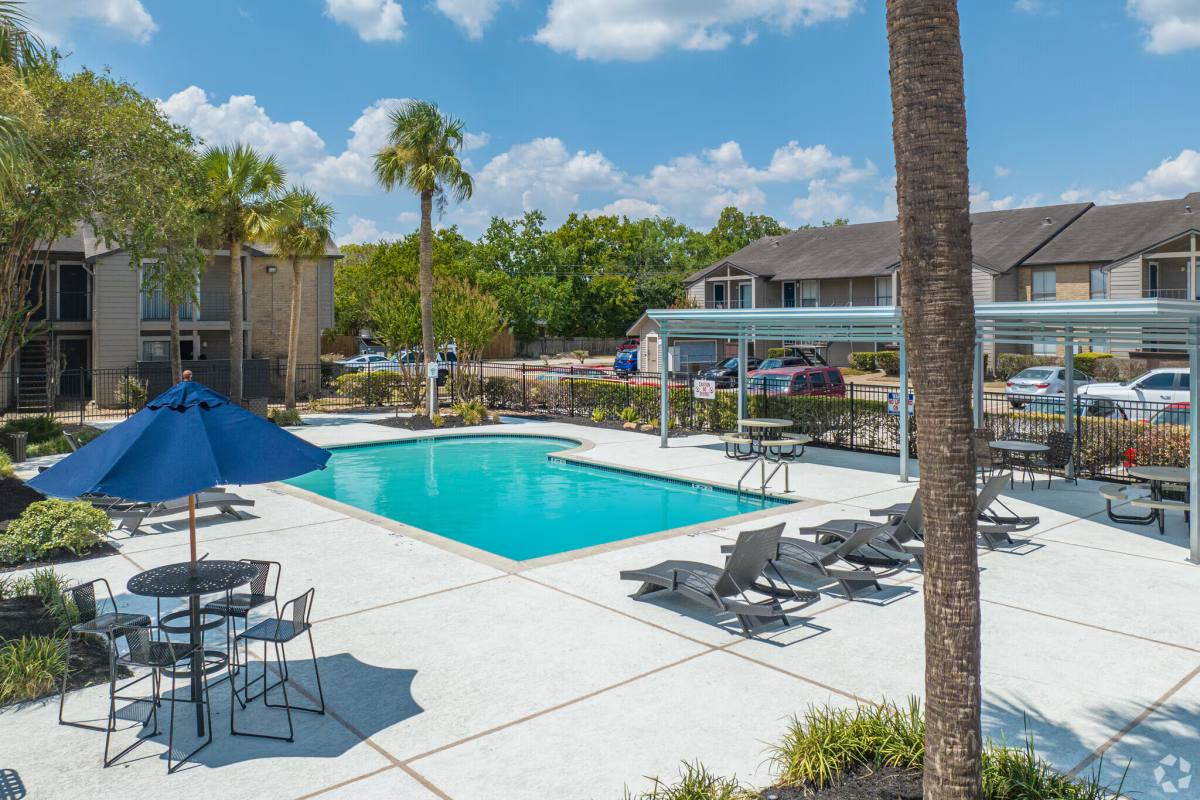 Apartment for rent at 2701 W Bay Area Blvd, Webster, TX 77598