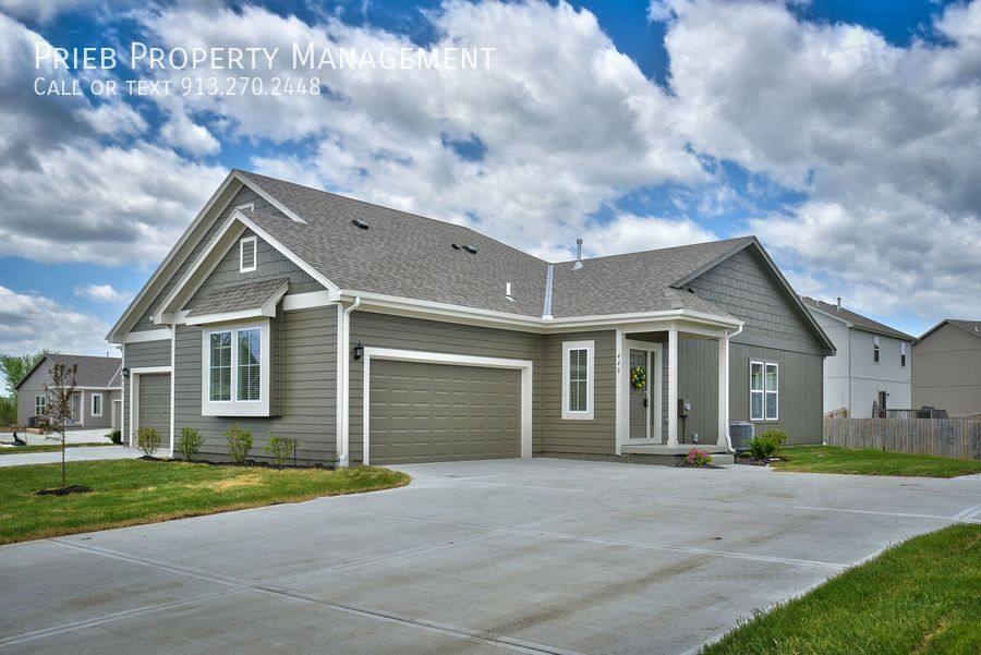 Townhouse for rent at 584 S Poplar St, Gardner, KS 66030