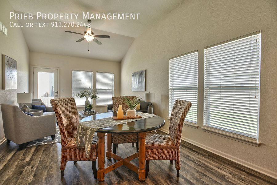 Townhouse for rent at 584 S Poplar St, Gardner, KS 66030