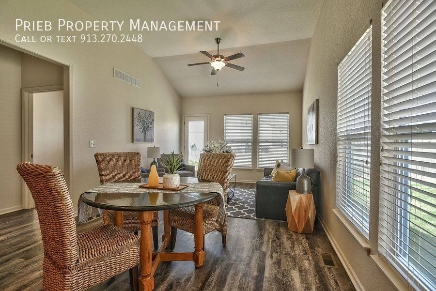 Townhouse for rent at 584 S Poplar St, Gardner, KS 66030