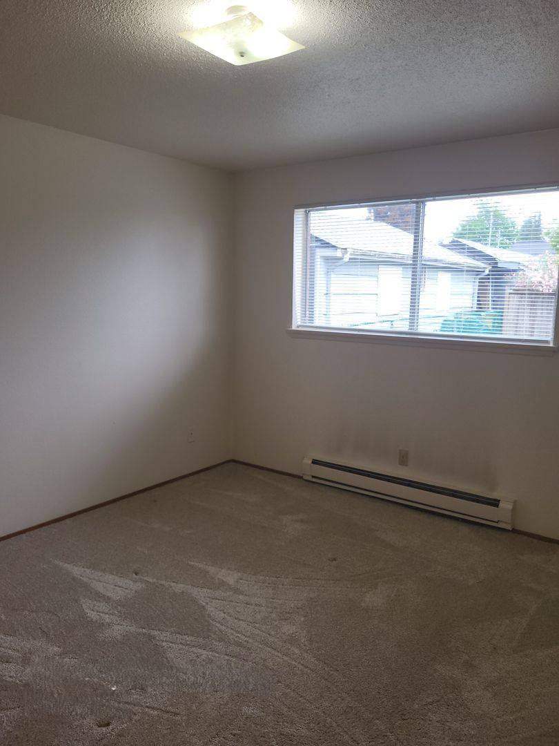 Apartment for rent at 735 2nd St NW, Puyallup, WA 98371