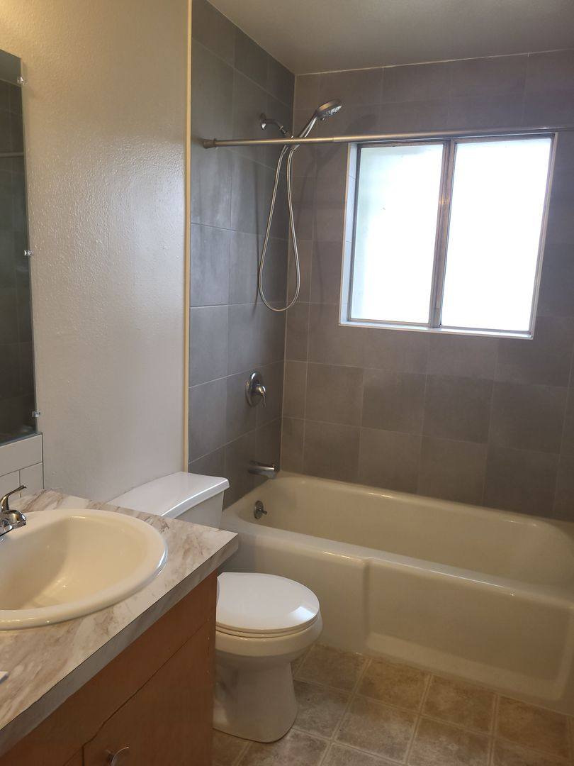 Apartment for rent at 735 2nd St NW, Puyallup, WA 98371