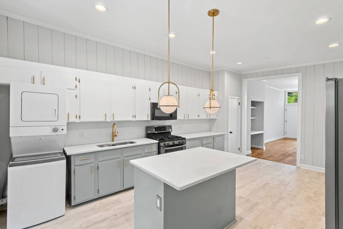 Apartment for rent at 2703 Ashland St, Raleigh, NC 27608